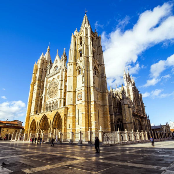 LEÓN